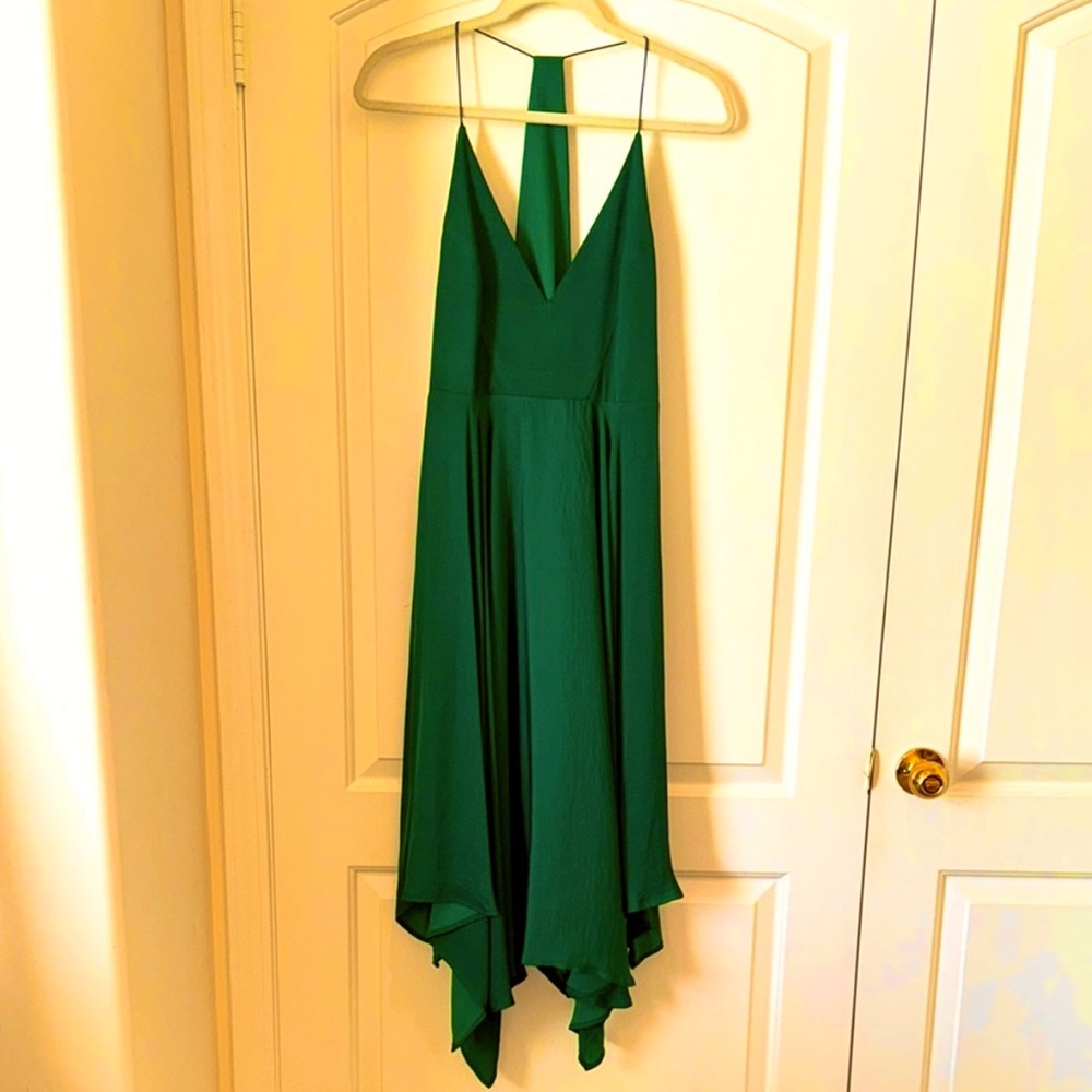 Elegant Emerald Green Halter Dress - Picture 2 of 4